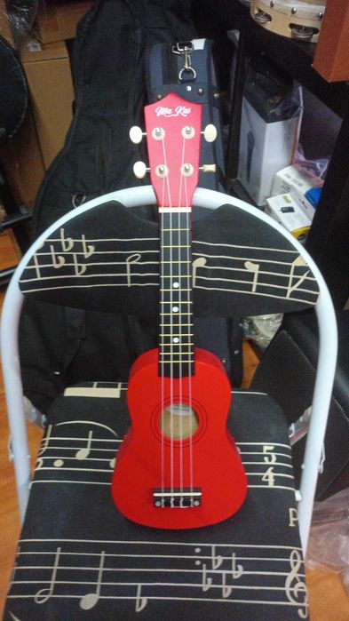 Ukulele Soprano Vermelho C/ Saco Incluído