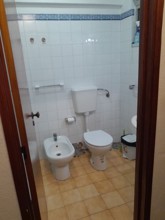 Alugo quarto para uma pessoa ou casal em Santarém