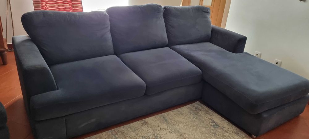 Conjunto de sofá 4 lugares com chaise-longue e cadeirão, em veludo azul