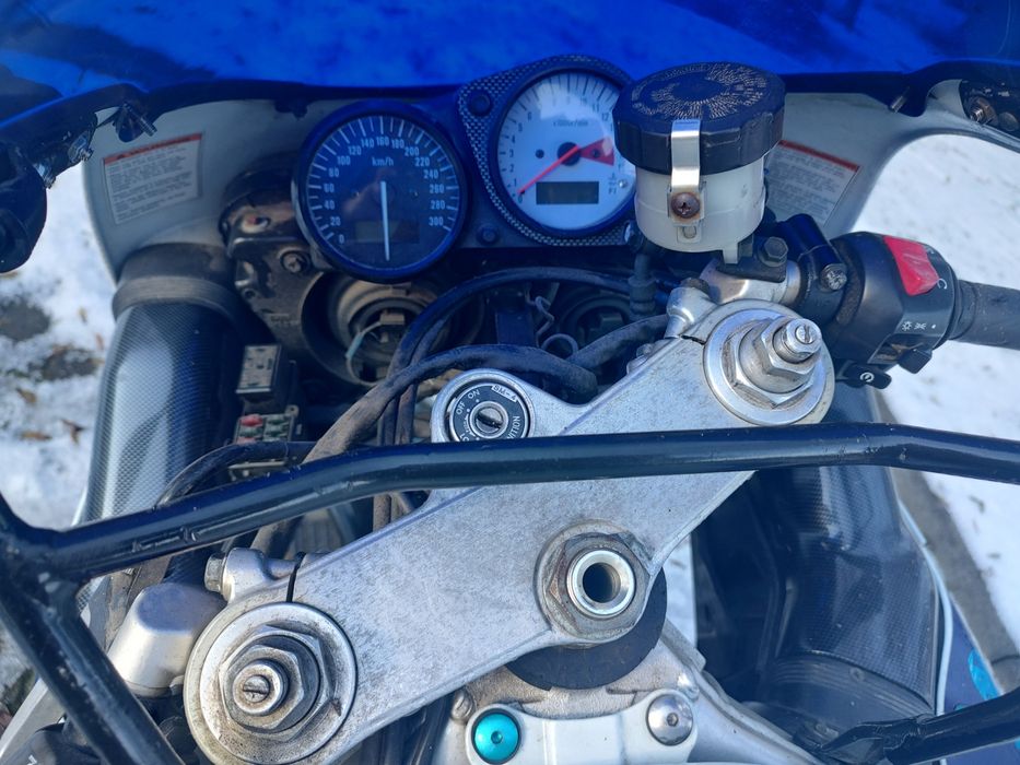 1998 Suzuki GSX-R 750 SRAD 140 koni!