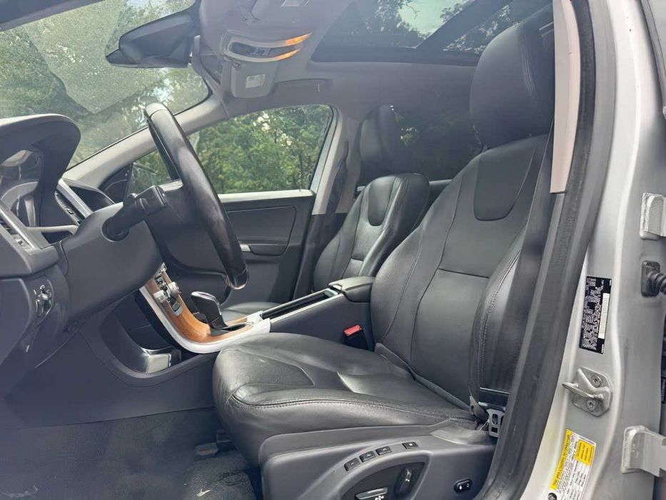 Volvo XC60      2016