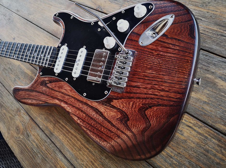 Ibanez AZ 2204 (réplica custom made)