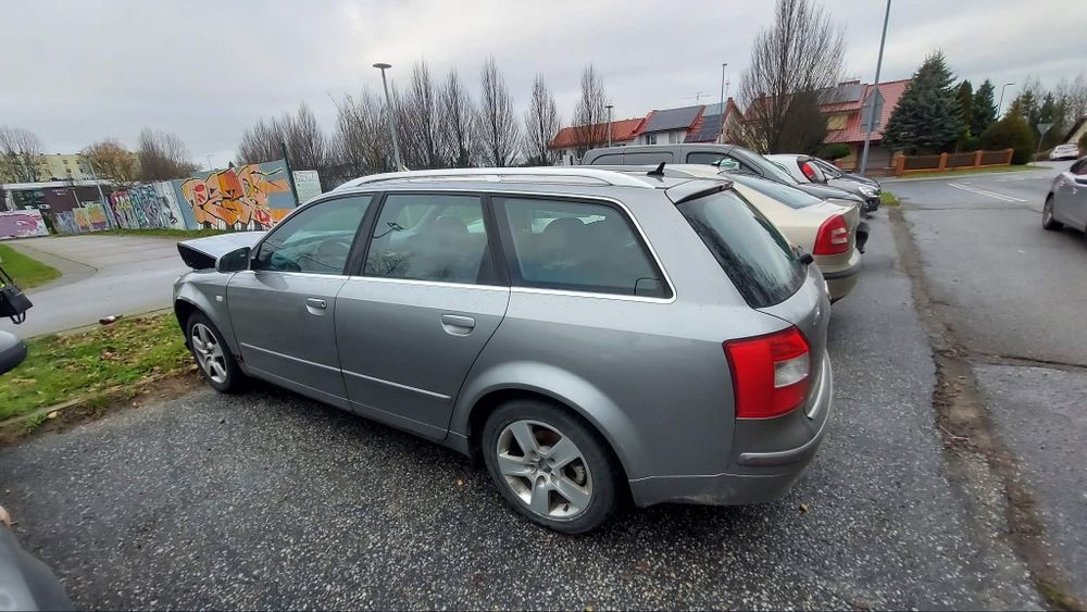 Audi A4 Avant, rok produkcji:2003, po kolizji