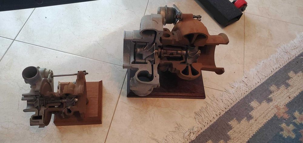 Turbos compressores, mostrado em corte transversal - Ligeiro / Pesado.