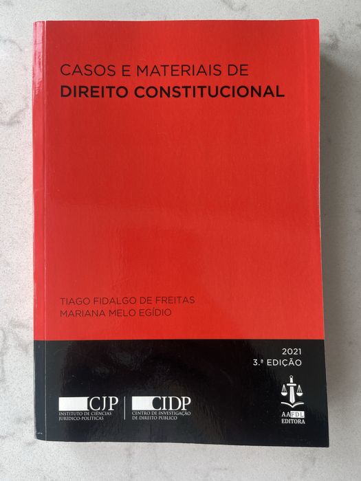 Livro - Casos práticos de Direito Constitucional Português