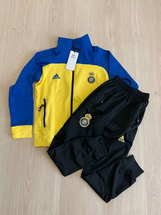 Футбольні тренувальні костюми