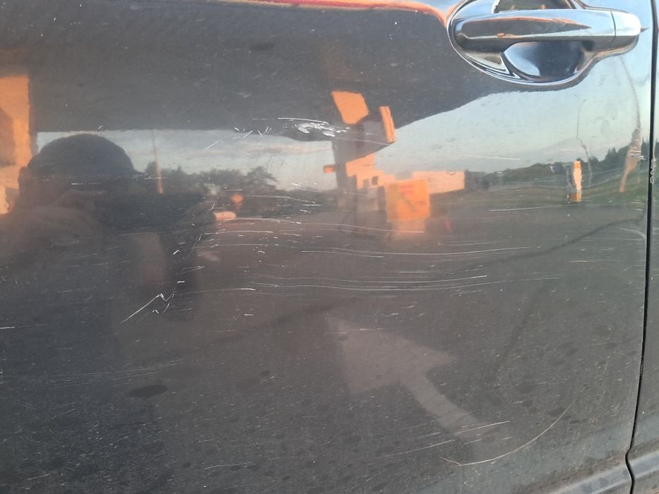 Передня ліва дверка двері дверь Тойота Авенсіс т25