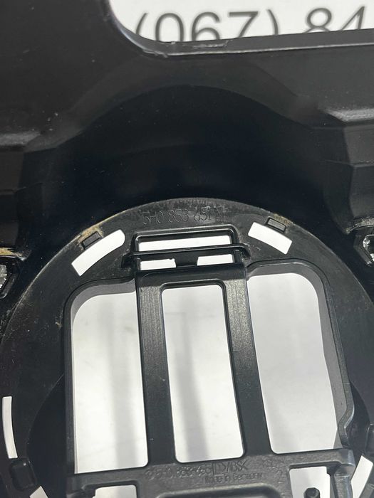 Решітка радіатора Volkswagen Golf 8 5H0853651N