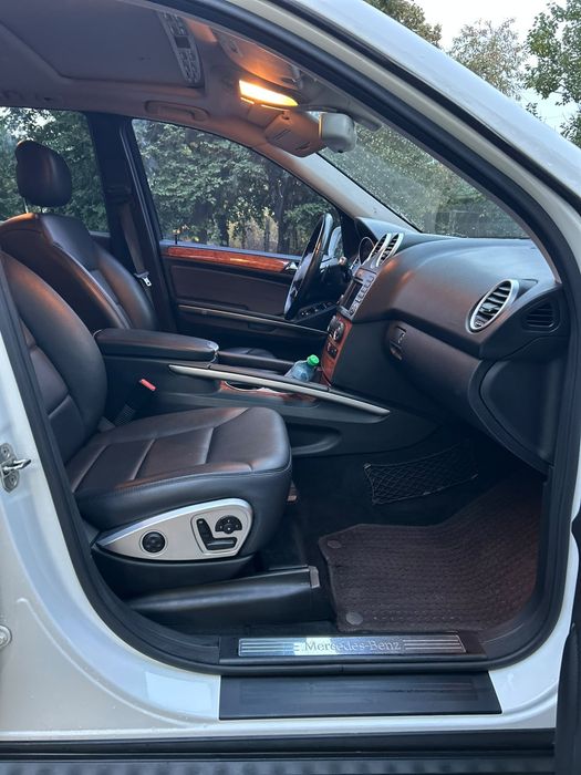 Mercedes- ML 2010рік 3.0D