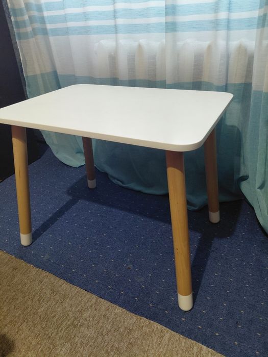 Журнальный / детский стол / столик.