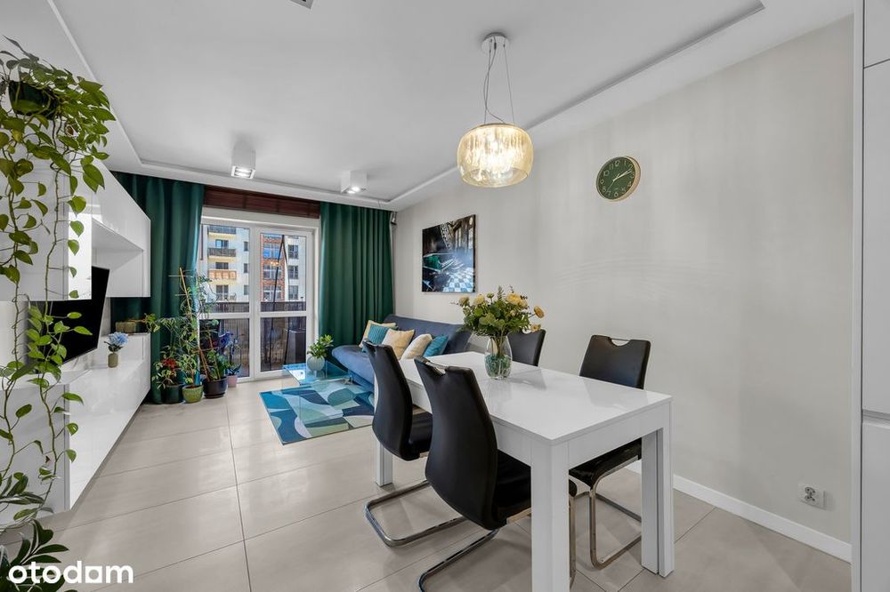 Duży balkon | Ogrody Włochy | Miejsce postojowe