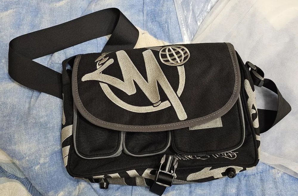 Bolsa  minus two