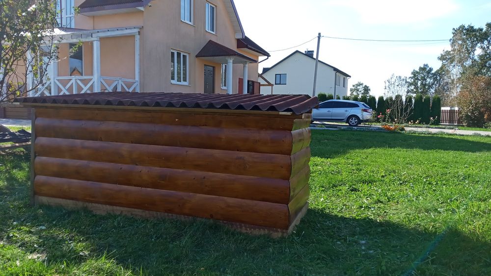 Буда велика на дубовому каркасі