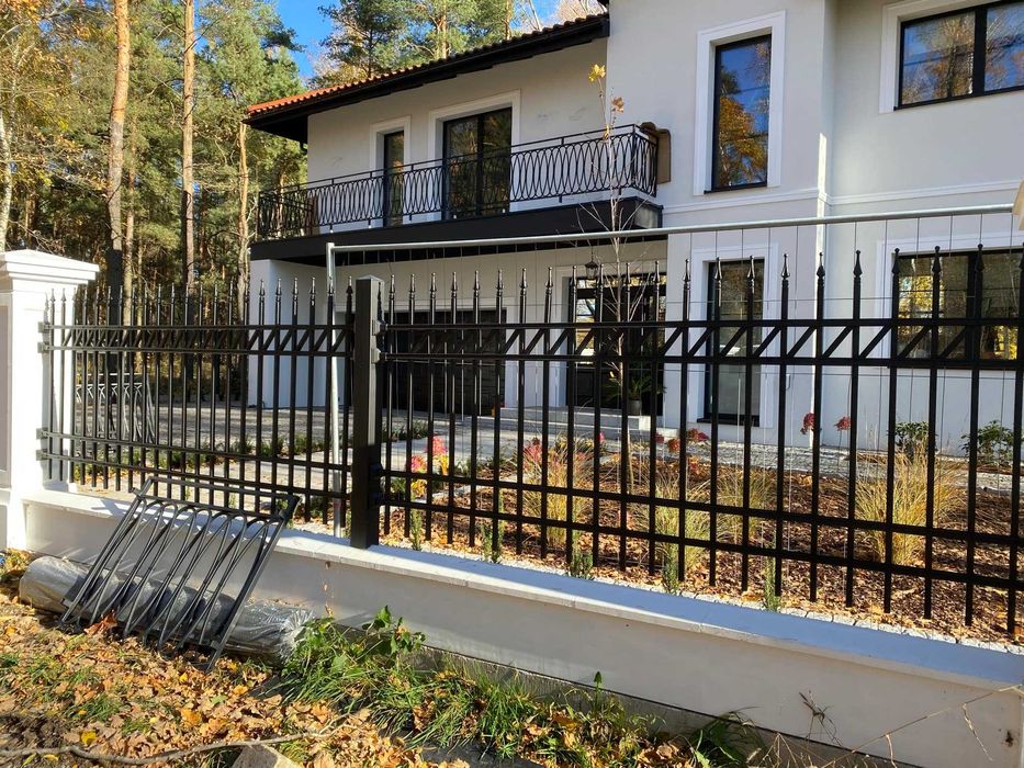 Balustrady schodowe, lofty, bramy i ogrodzenia