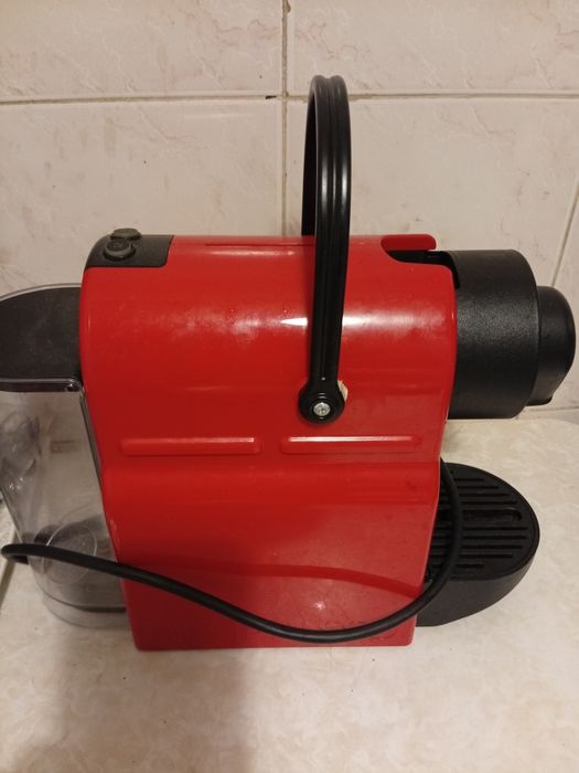 Кофемашина Nespresso Inissia XN 1005 red