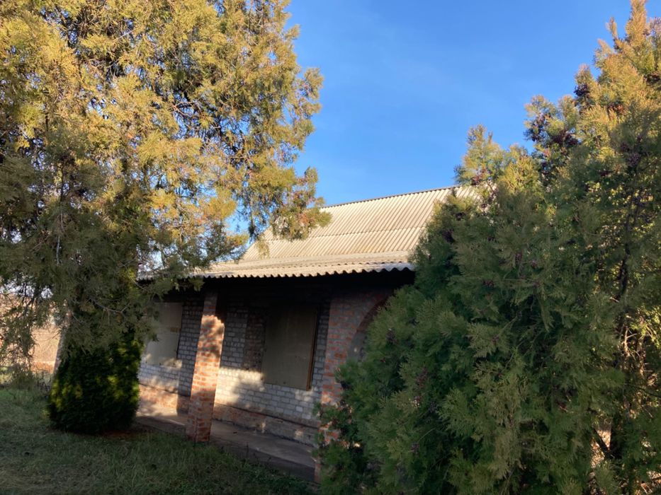 Будинок з земельним участком