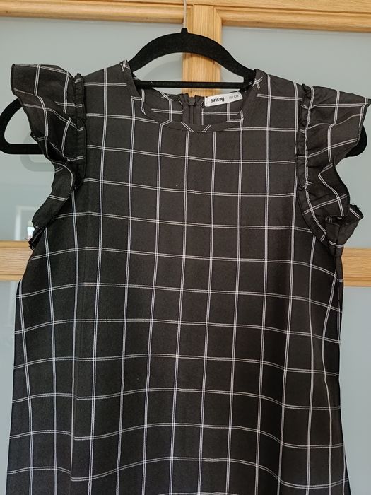 Nowa sukienka w kratkę 152
