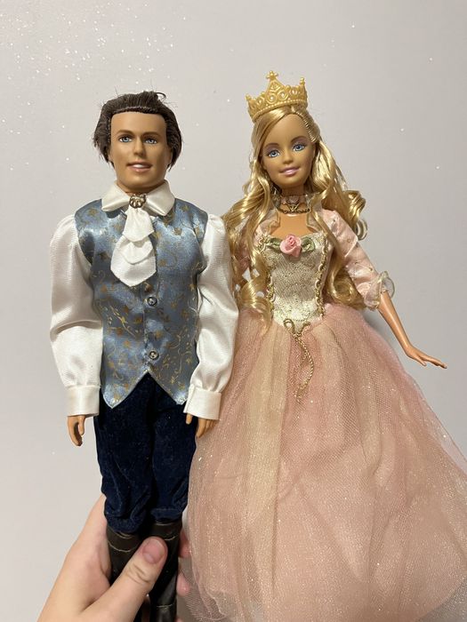 Barbie Princesa e a Aldeã - Julian, Anneliese, Erika e Dominic