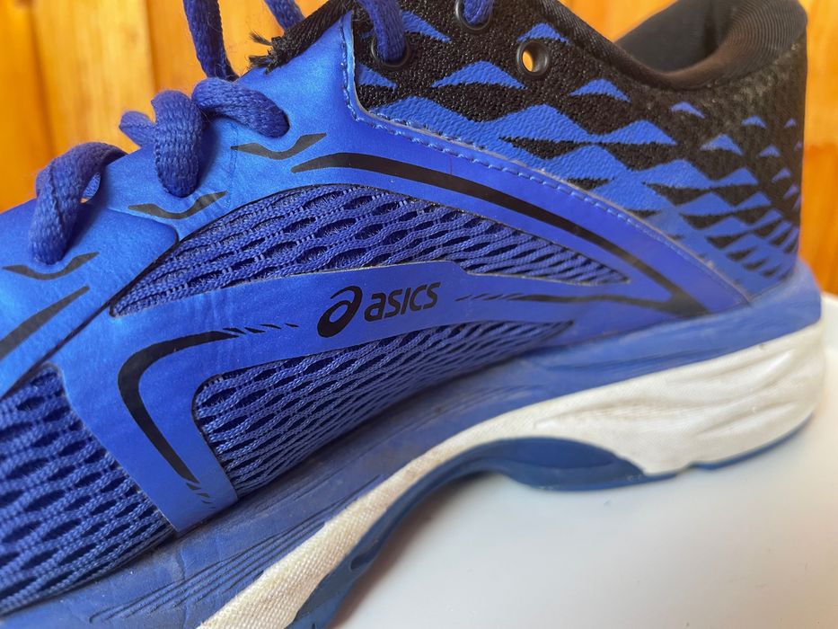 Кросівки ASICS Gel CUMULUS 39 розмір