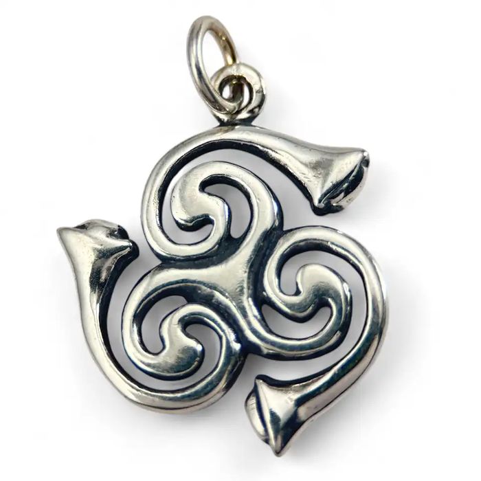 Celtycki Triskelion, epoka La Tene, srebrny wisiorek