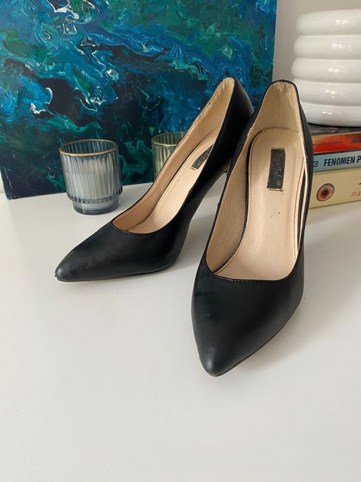 Czarne szpilki klasyczne 37