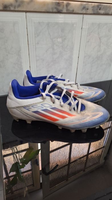 Chuteiras adidas F50 Club Fg