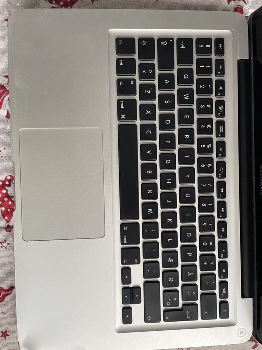 MacBook Pro rok 2010 13” i5 4GB