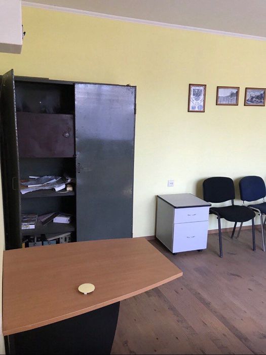 Продається комерційне приміщення в місті Тячів