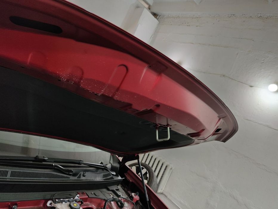 Капот в зборі на Honda Prologue / Капот Хонда Пролог