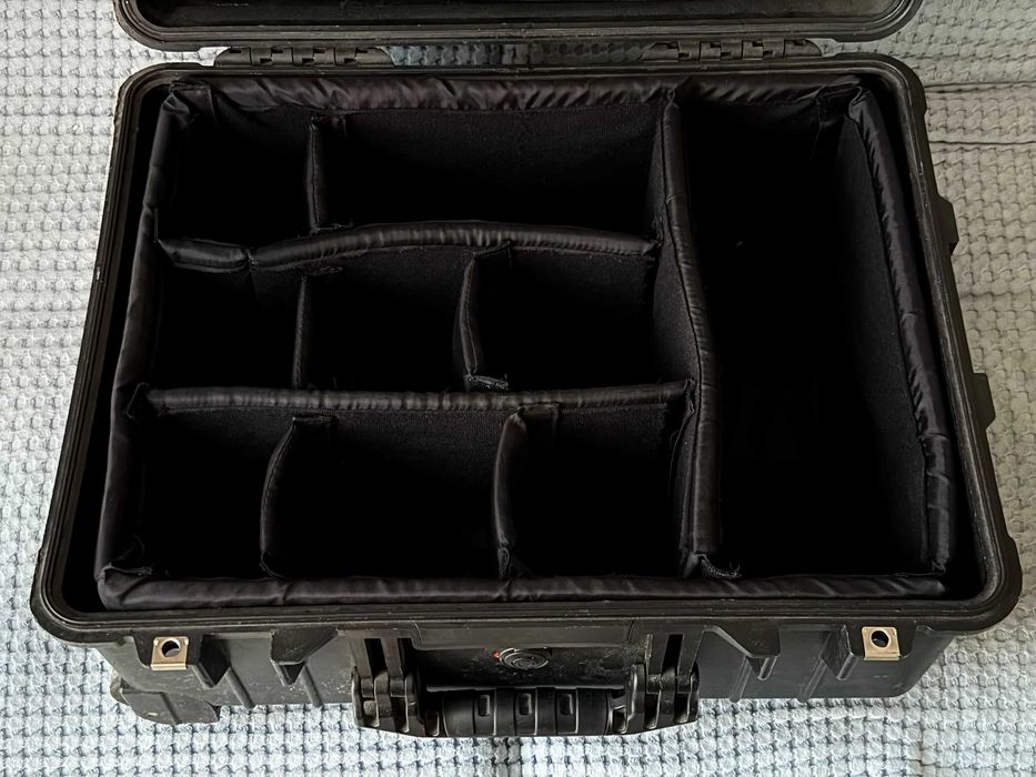 Валіза кейс на колесах Peli 1560 Case