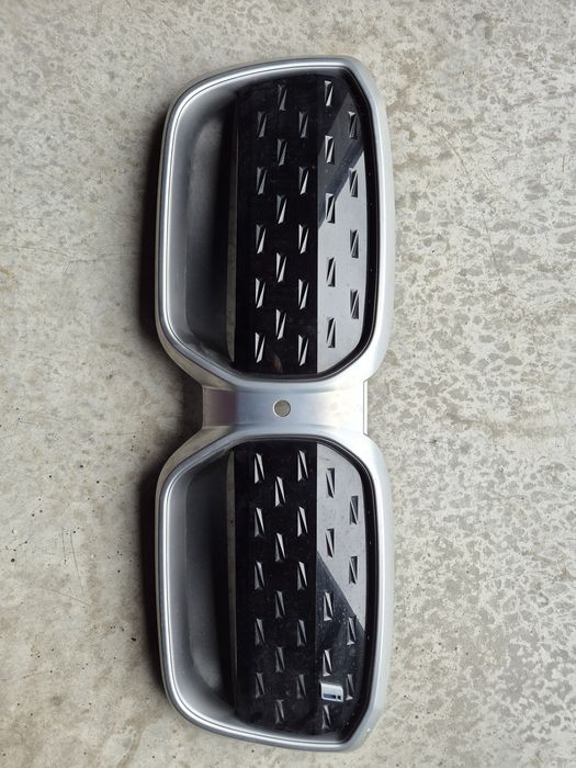 Решітка радіатора передня bmw ix3