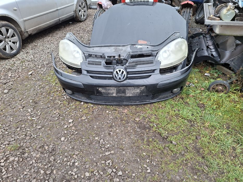 Volkswagen Golf V hatchback 5 maska przód czarna