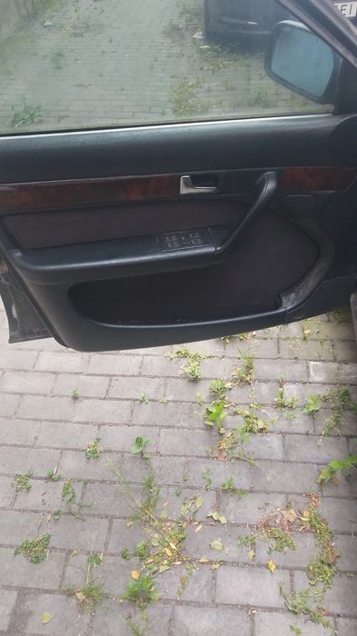 Ауді  а6с4 1992 рік на запчастини