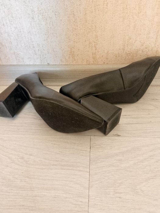Продам кожаные туфли производитель Турция.