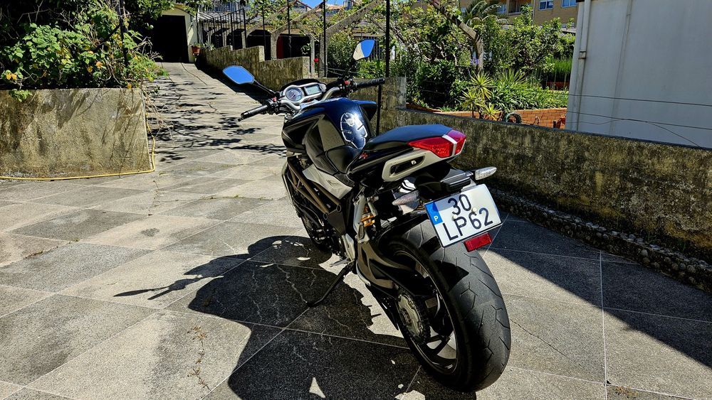 MV Agusta Brutale 990R