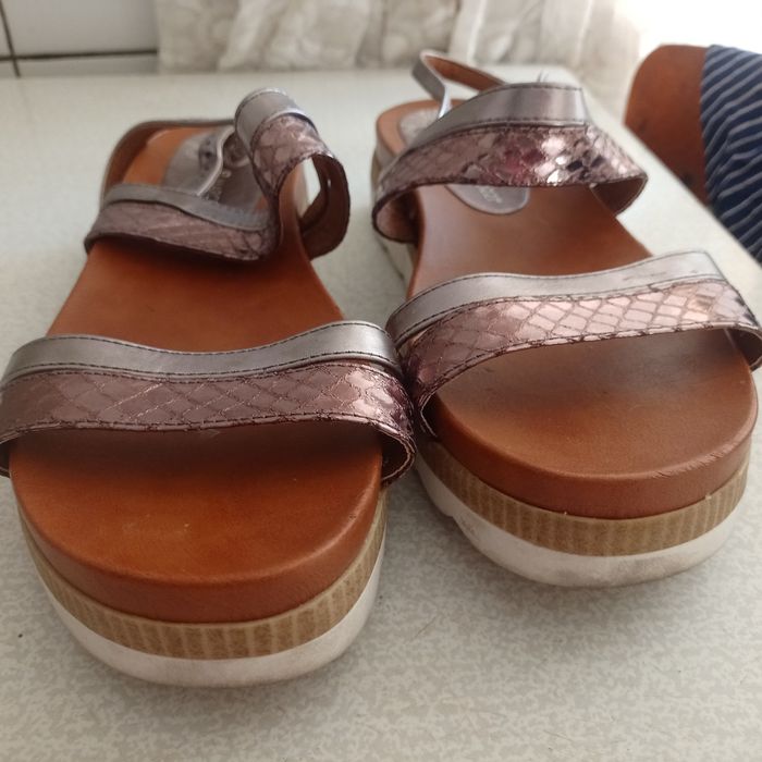 Босоніжки жіночі 40 розміру