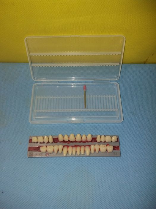 Зуби акрилові. "Збірна солянка".