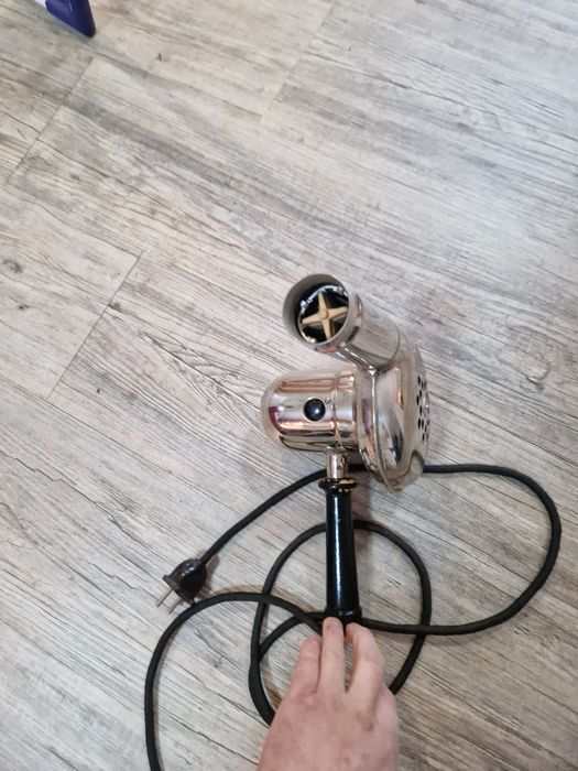 Suszarka AEG działająca zabytek