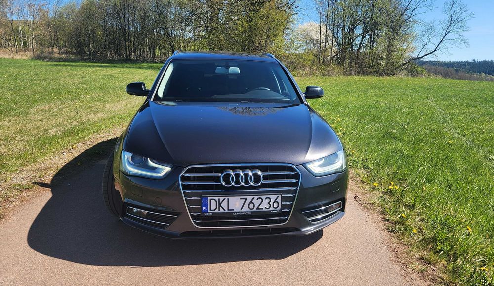 Audi a4 b8 2.0 tdi S-line
