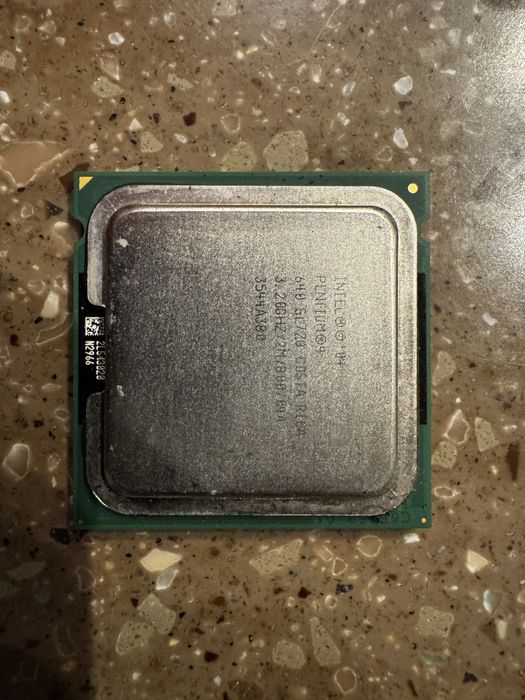 Procesor Intel Pentium 4 640 SL7Z8 3.2 GHz
