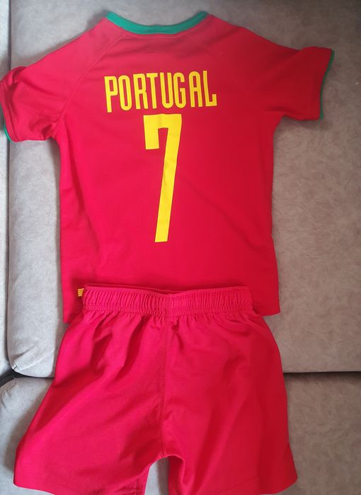 Дитяча футбольна форма.