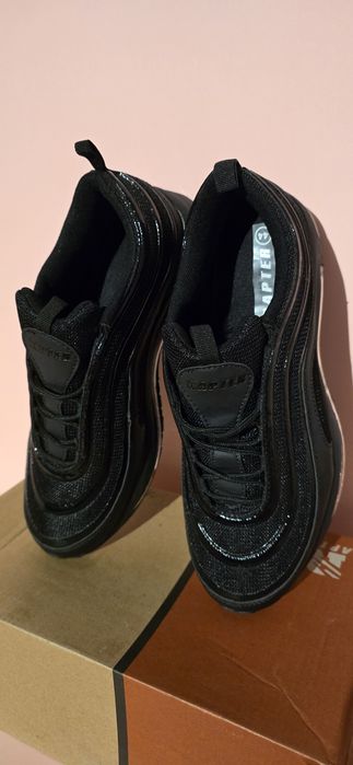 Buty męskie sportowe markowe rozmiar 44 / wkładka wewnątrz 27.5 cm