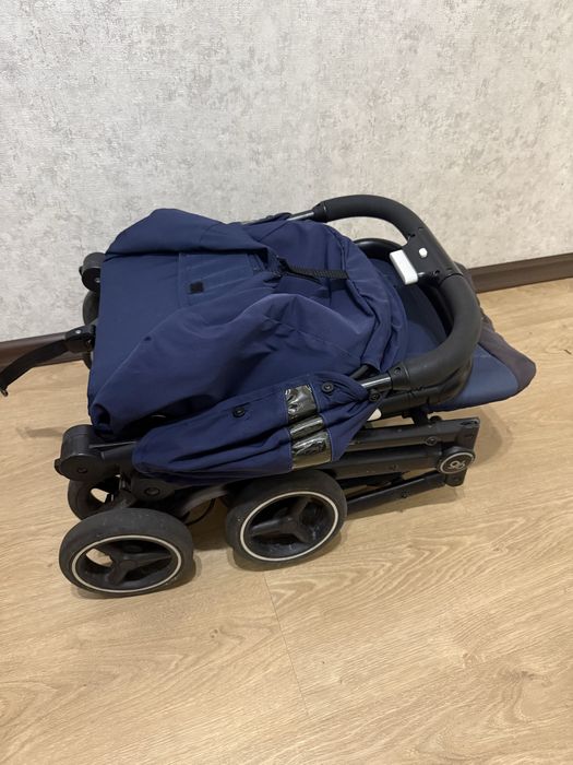 Прогулянкова коляска