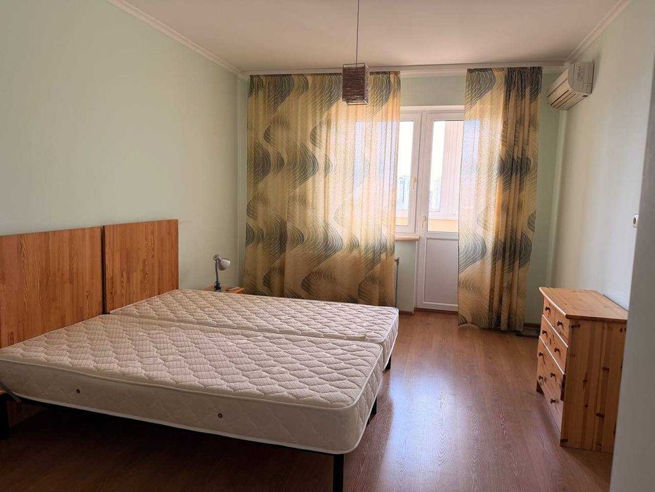 Бажана 1м, простора квартира є укриття-паркінг та додаткове живлення будинку