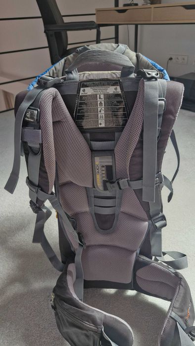 Nosidełko turystyczne na stelażu Deuter Kid Comfort II