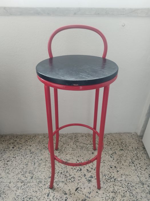 Duas cadeiras altas - estilo retro