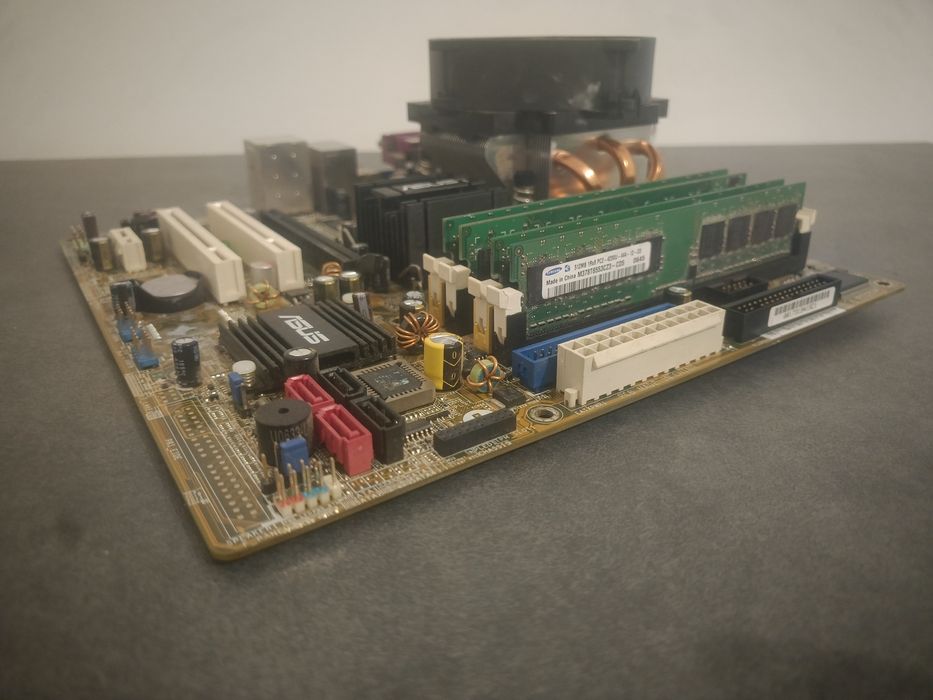 Комплект Socket LGA 775 ,P 4,кулер ,оперативка