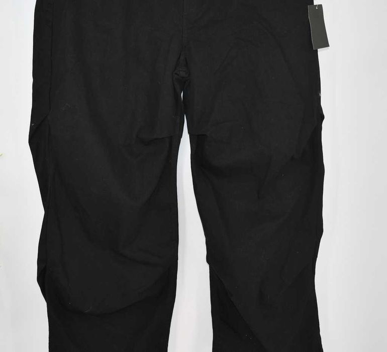 Jeansy Boohoo z luźnymi nogawkami 56