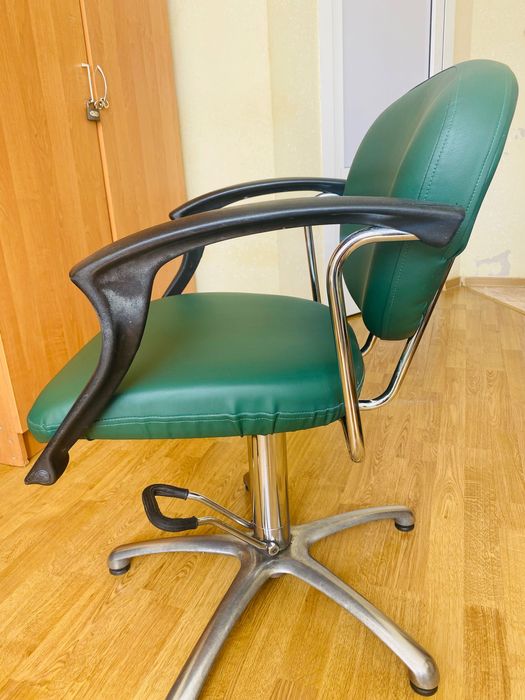 Продам професійні крісла. Італія!