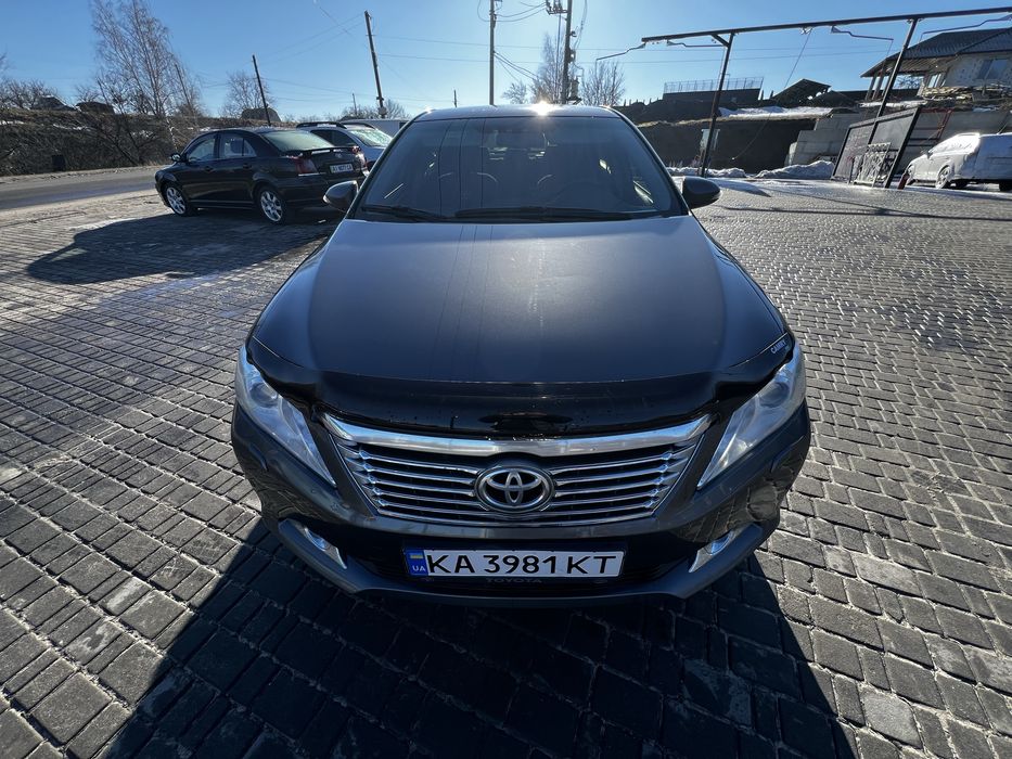Офіційна Toyota Camry 2.5 бензин